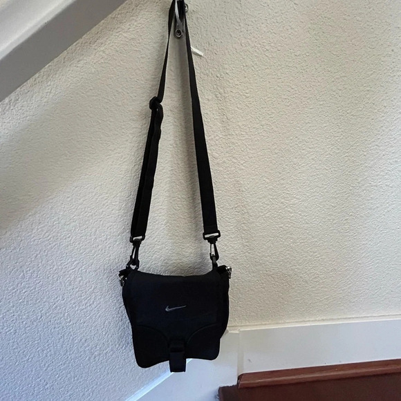 Vintage Nike 2003 2 in 1 reversible crossbody bag excellent condition black/grey - Picture 12 of 14